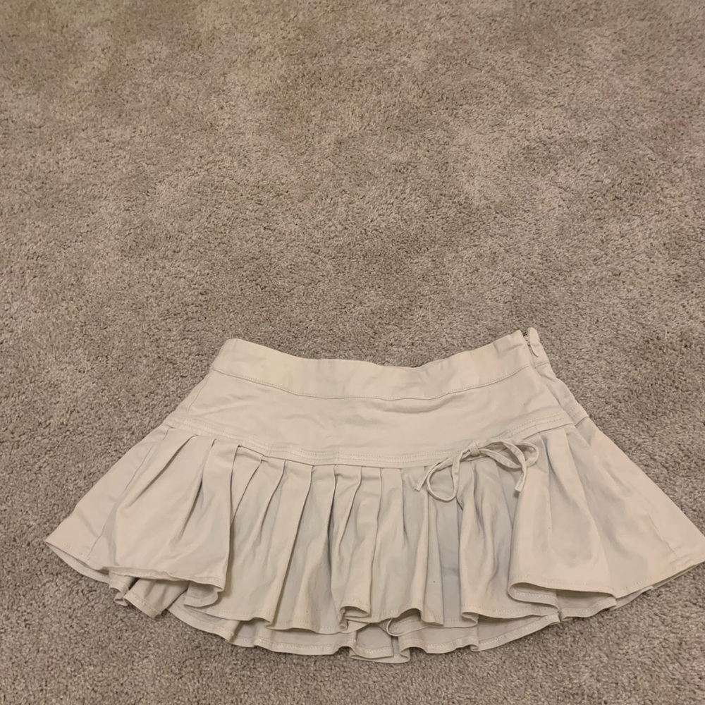 Pleated White Mini Skort